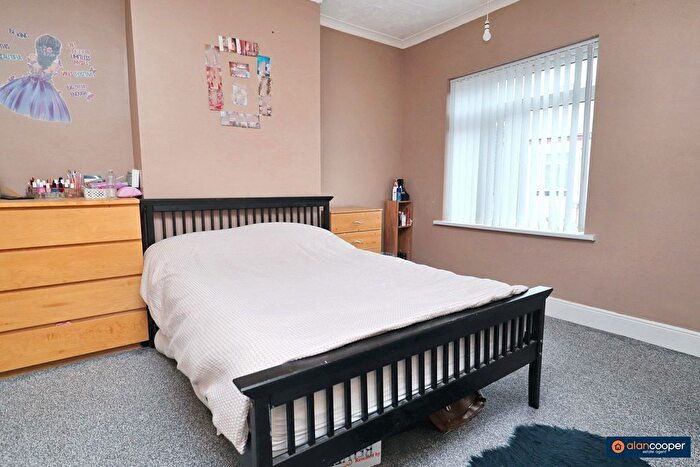 3 Bedroom End Of Terrace House For Sale In New Street, Bedworth, CV12