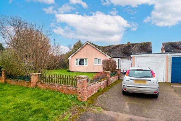 3 Bedroom Detached Bungalow For Sale In Raven Way, Hadleigh, IP7