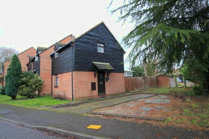 2 Bedroom Semi-Detached House To Rent In Frank Lunnon Close, Bourne End SL8