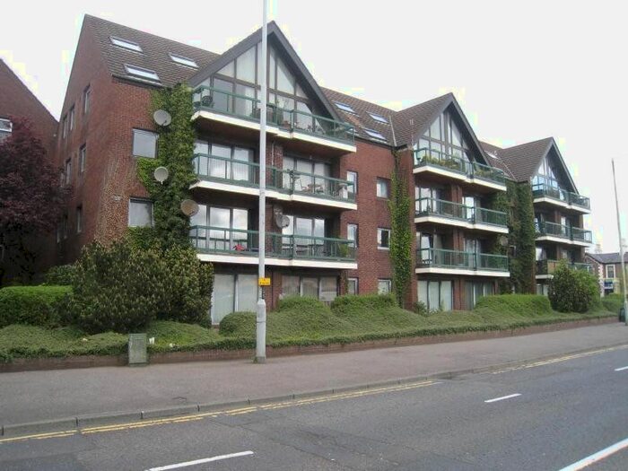 1 Bedroom Flat For Sale In Balmoral Court, Belfast, County Antrim, BT9