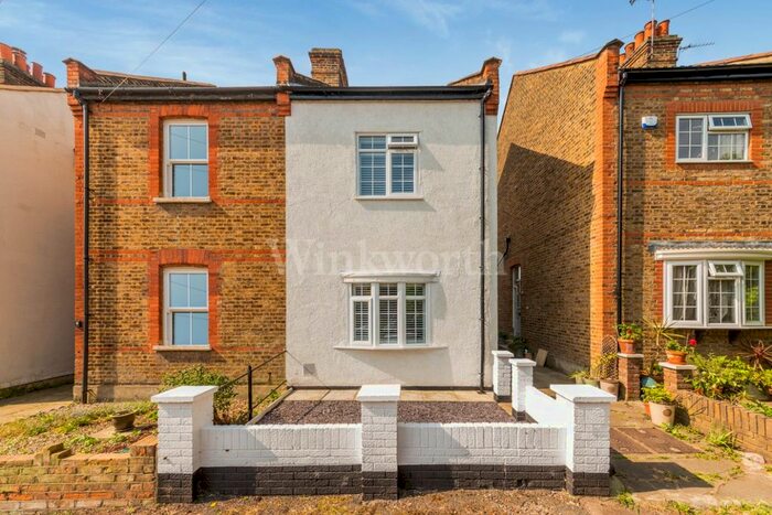 2 Bedroom Semi-Detached House To Rent In Blandford Avenue, Beckenham, BR3