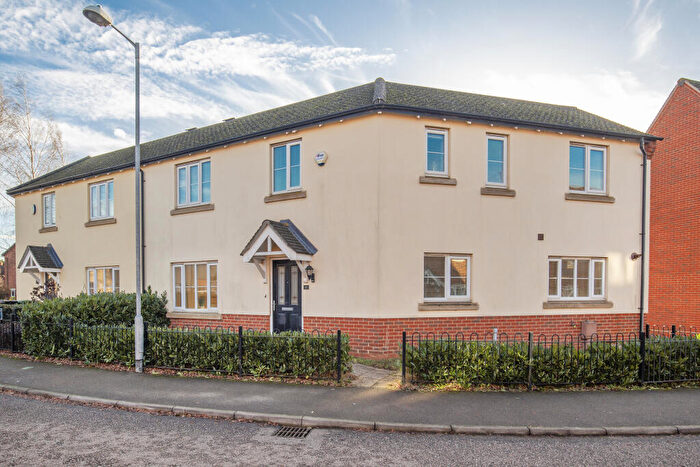 3 Bedroom Semi-Detached House To Rent In Kingfisher Close, Cringleford, NR4