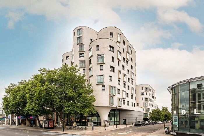 2 Bedroom Flat To Rent In Clement Avenue, Clapham, SW4