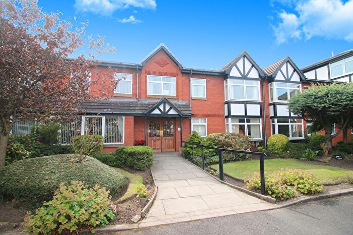 2 Bedroom Flat For Sale In Sandhurst Avenue, Lytham St. Annes, FY8
