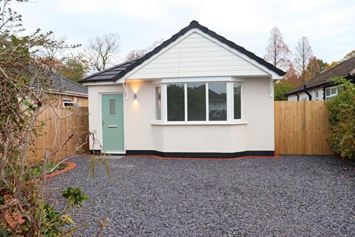 3 Bedroom Detached Bungalow For Sale In Oakfield Avenue, Upton, Chester, CH2