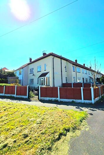 2 Bedroom Flat For Sale In Bedroom Apartment Hall Lane, Manchester, M23