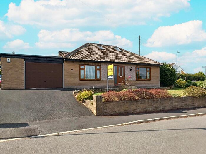 4 Bedroom Detached House For Sale In Sherwood Drive, Huddersfield, HD4