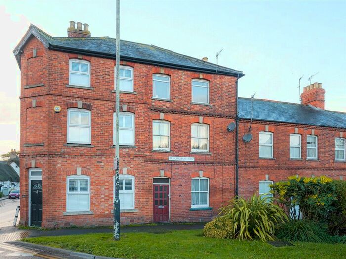 Houses for sale & to rent in SN8 1JR, Hyde Lane, Marlborough West