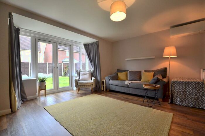 5 Bedroom Semi-Detached House To Rent In Uxbridge Lane Kingsway, Quedgeley, Gloucester, GL2