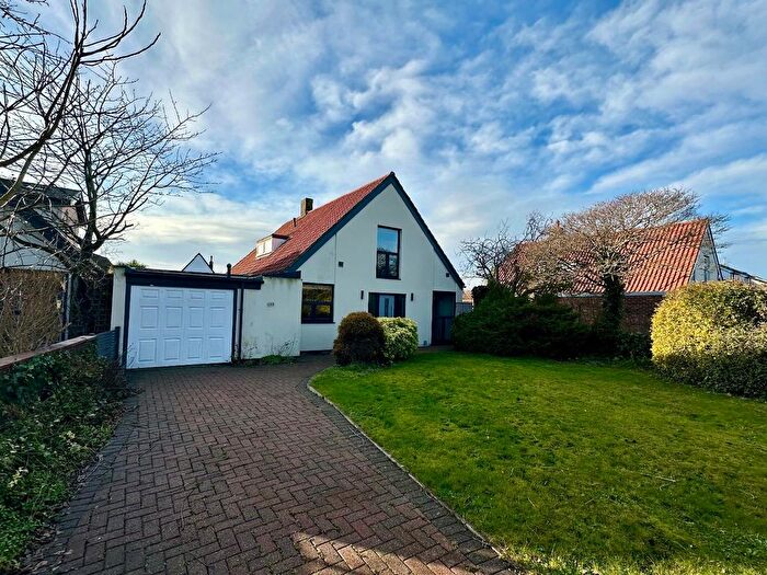 4 Bedroom Detached Bungalow For Sale In Blackpool Road, Lytham St. Annes, FY8