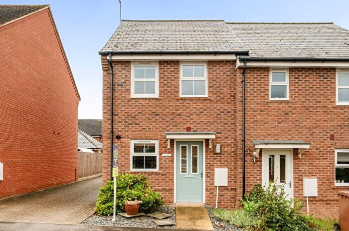 2 Bedroom Semi-Detached House For Sale In Tailor Close, Andover, SP11