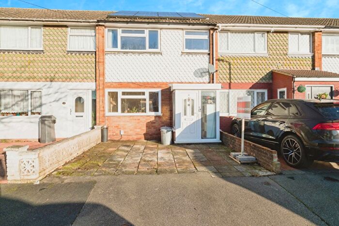 3 Bedroom Terraced House For Sale In Browne Close, Romford, RM5