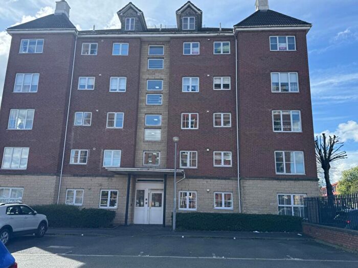 2 Bedroom Flat To Rent In Benn Avenue, Paisley, PA1