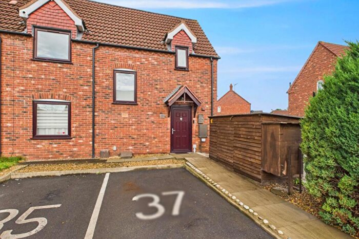 3 Bedroom End Of Terrace House For Sale In Chamomile Way, Spalding, Lincolnshire, PE11