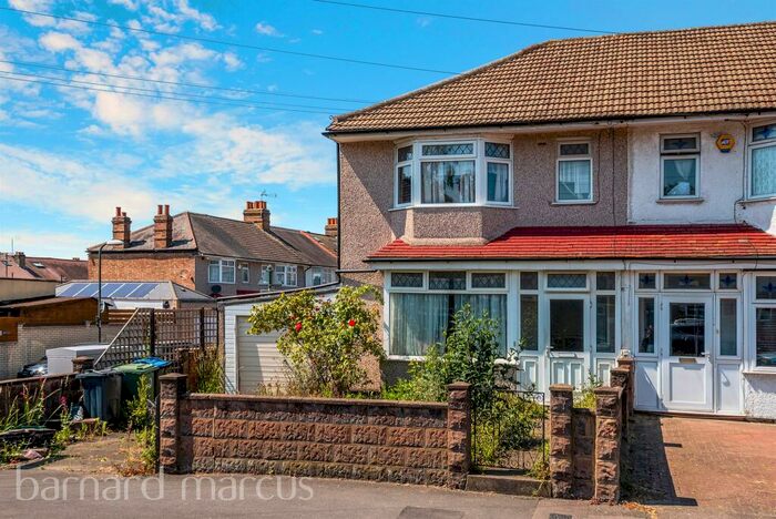3 Bedroom End Of Terrace House For Sale In Bond Road, Mitcham, CR4