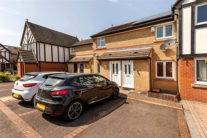 2 Bedroom Terraced House For Sale In Gittens Close, Bromley, BR1