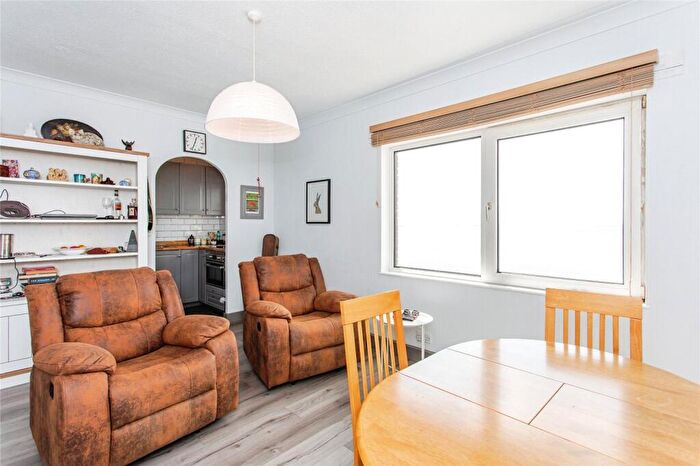 1 Bedroom Apartment For Sale In Homecove House, Westcliff-On-Sea, SS0