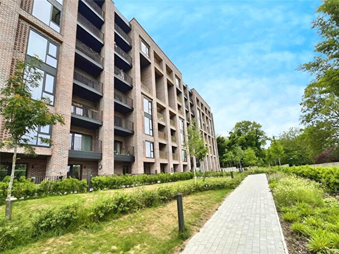 1 Bedroom Flat To Rent In Whiffens Avenue, Chatham, Kent, ME4