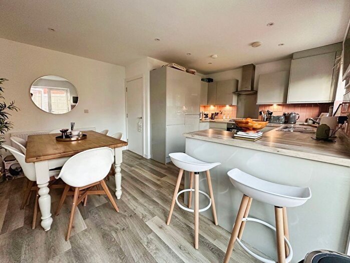 3 Bedroom Detached House For Sale In Warren Drive, Battle, TN33