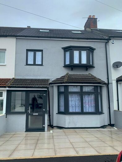 4 Bedroom Detached House To Rent In Quebec Road, Ilford, IG2