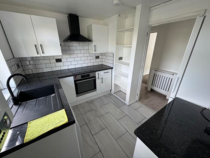 3 Bedroom Apartment To Rent In Hawksmoor Road, Oxford, OX2