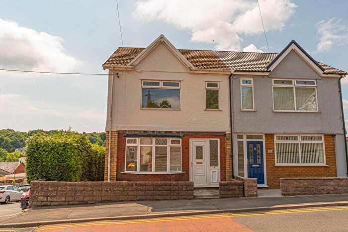 3 Bedroom Semi-Detached House For Sale In Commercial Road, Machen, CF83