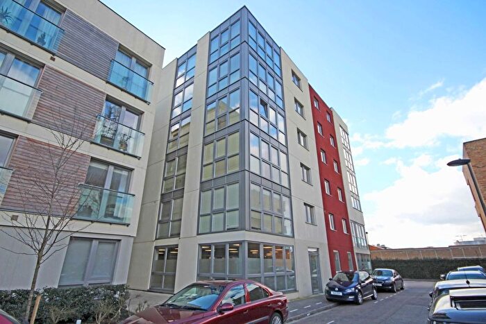 1 Bedroom Flat To Rent In Orchard Road, Richmond, TW9