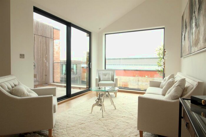 2 Bedroom Flat To Rent In Hubert Grove, London, SW9