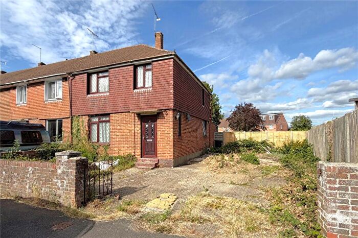 3 Bedroom End Of Terrace House For Sale In St. Michaels Road, Havant, Hampshire, PO9