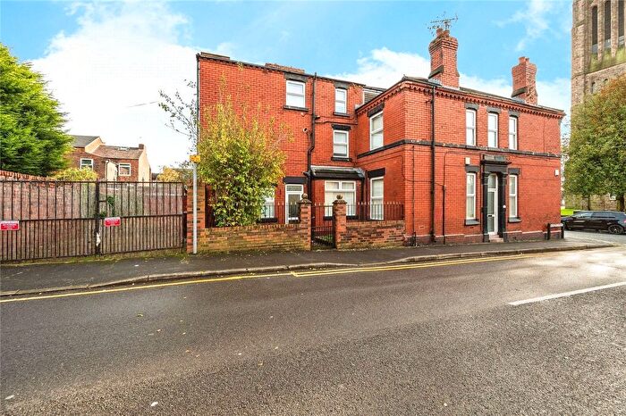 2 Bedroom Flat For Sale In Chapel Street, St. Helens, Merseyside, WA10