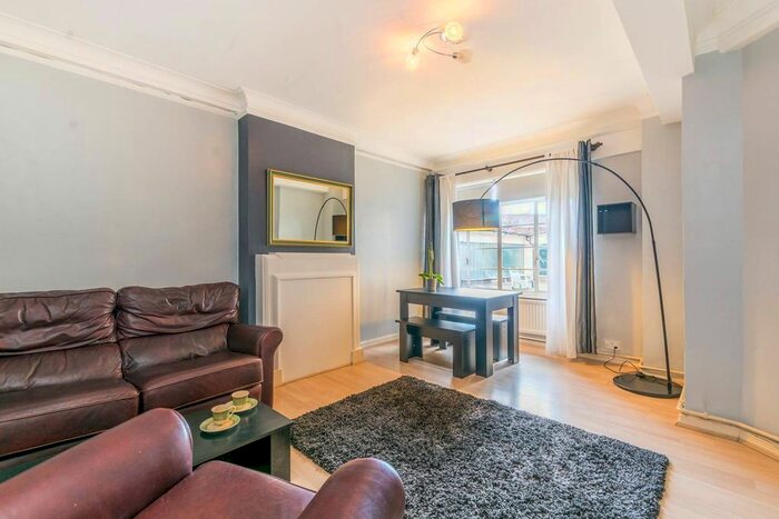 1 Bedroom Flat To Rent In Park Road, Marylebone, London, NW1