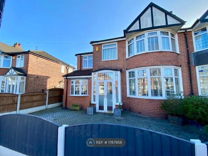 3 Bedroom Semi-Detached House To Rent In Chestnut Drive, Manchester, M33