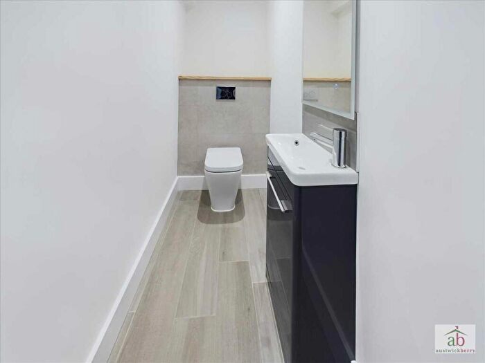 5 Bedroom Detached House For Sale In Oak House, Carlton Road, Kesgrave, IP5
