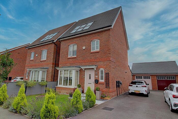 4 Bedroom Detached House For Sale In Polar Avenue, Nuneaton, CV10