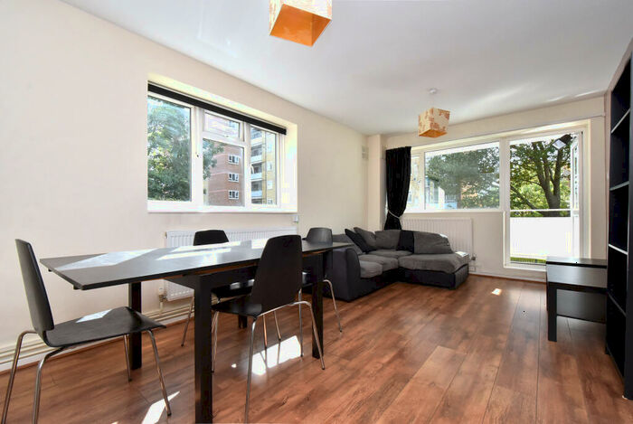 3 Bedroom Flat To Rent In Wittering House Dagnall Street, Battersea, SW11