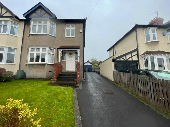 3 Bedroom Semi-Detached House To Rent In West Broadway, Bristol, BS9