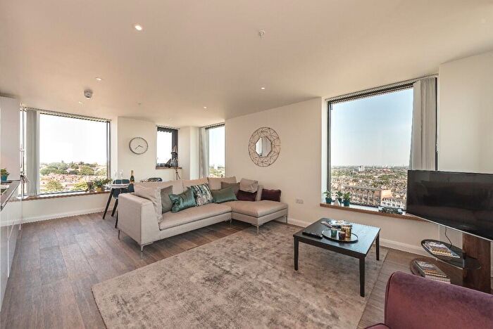 2 Bedroom Apartment To Rent In Junction Road, London, N19