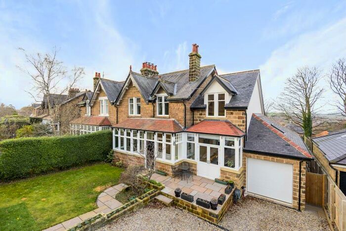 5 Bedroom Semi-Detached House To Rent In Kent Drive, Harrogate, HG1