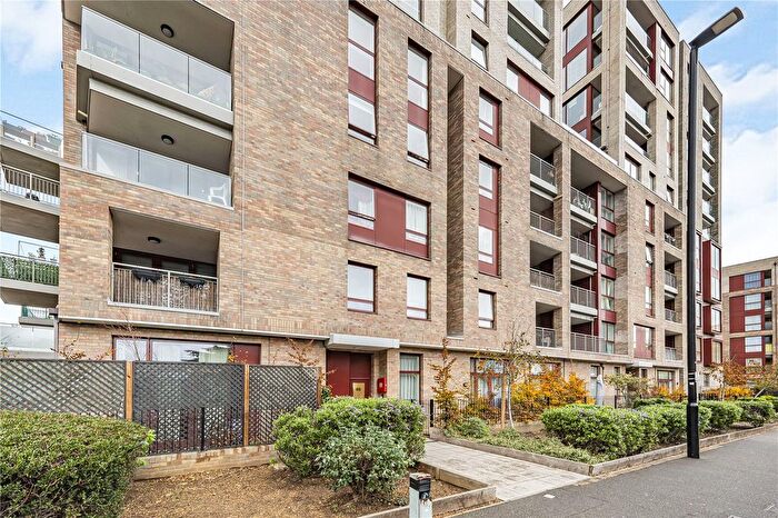 2 Bedroom Detached House For Sale In London Road, Isleworth, TW7