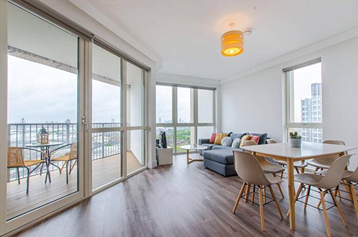 2 Bedroom Flat To Rent In Silvertown Way, Canning Town, London, E16