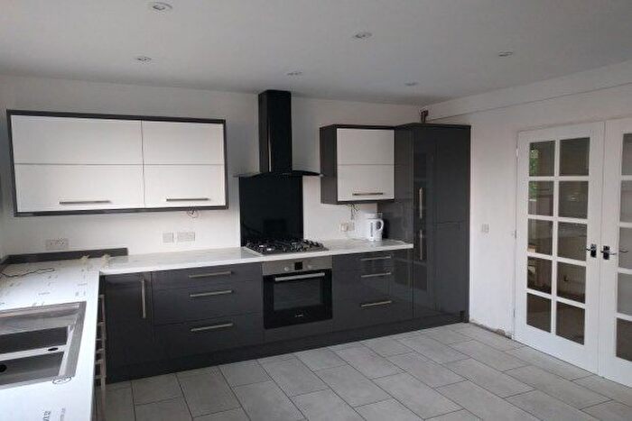 2 Bedroom Flat To Rent In Kenilworth Court, Coventry, CV3