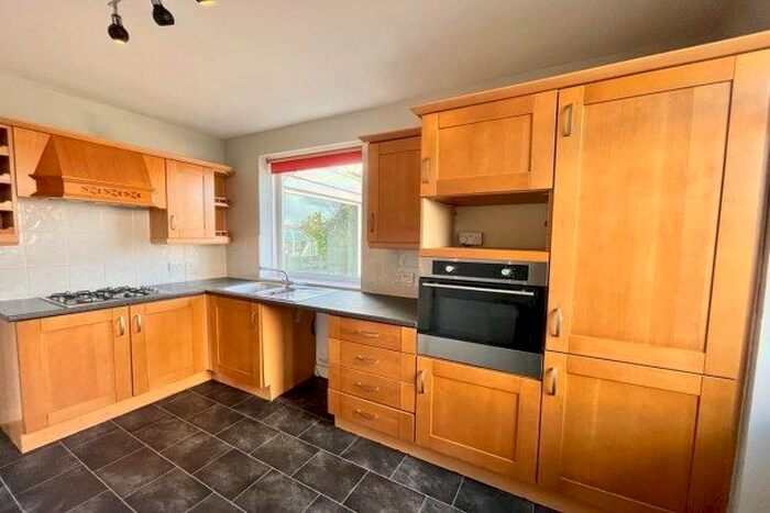 2 Bedroom Bungalow To Rent In Well Grove, Manchester, M45