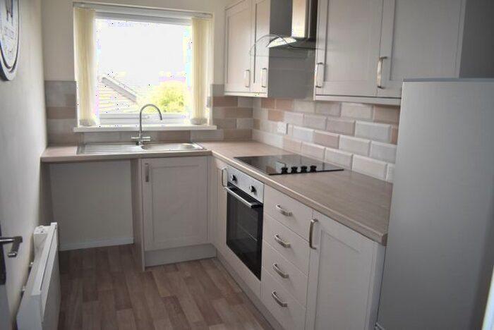 1 Bedroom Flat To Rent In Lon Draenog, Cwmrhydyceirw, SA6