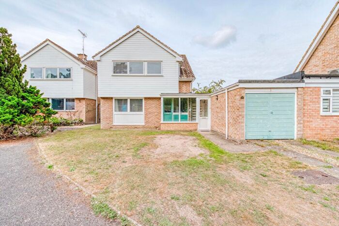 3 Bedroom Link Detached House For Sale In Nunsgate, Thetford, IP24