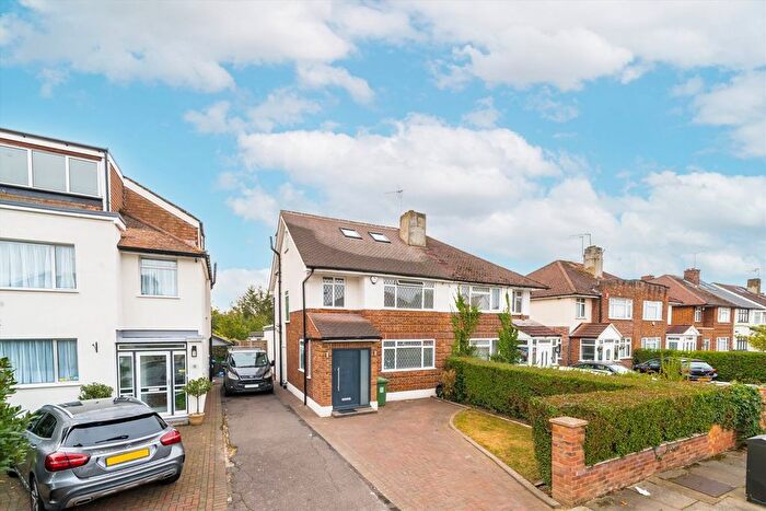5 Bedroom Property To Rent In Branksome Way, Harrow, HA3