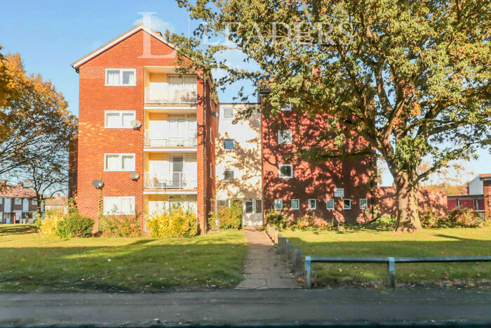 1 Bedroom Flat To Rent In The Mallories, Halling Hill, CM20