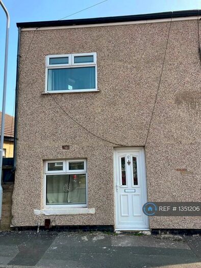 1 Bedroom Semi-Detached House To Rent In Institute Road, Bradford, BD2