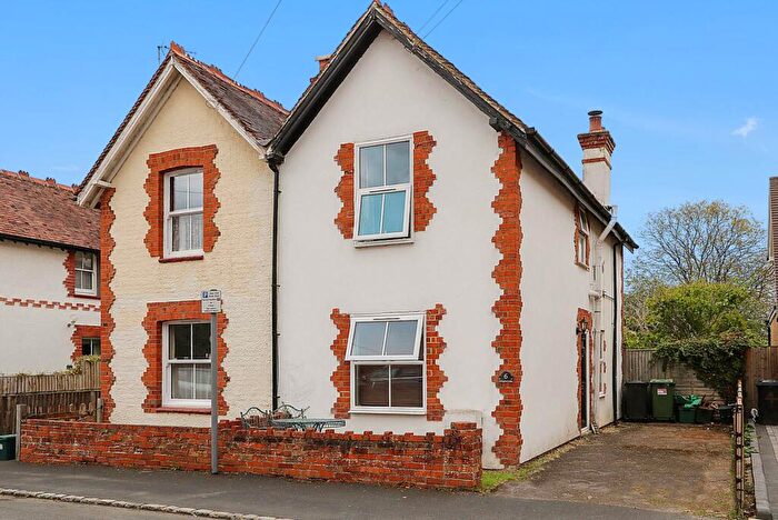2 Bedroom Semi Detached House For Sale In Meadowside Road, Pangbourne - Peaceful No Thru Road, Walk To Shops & Station, RG8