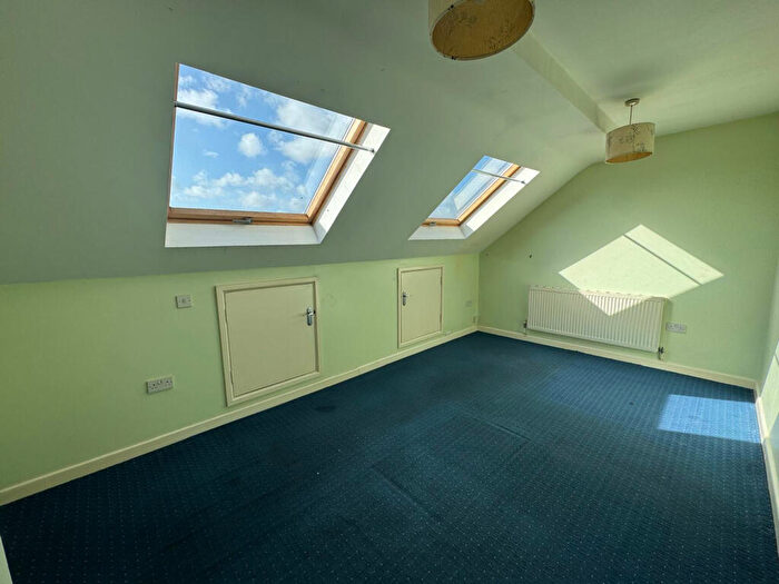 1 Bedroom Flat To Rent In Compact Bed, Green Lane, Dagenham, RM8