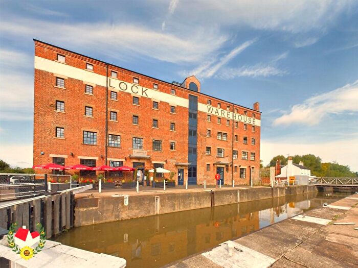 2 Bedroom Flat For Sale In Severn Road, Lock Warehouse Severn Road, GL1